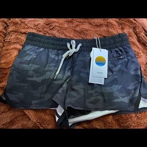 New with tags Vuori Clementine Shorts wms Med